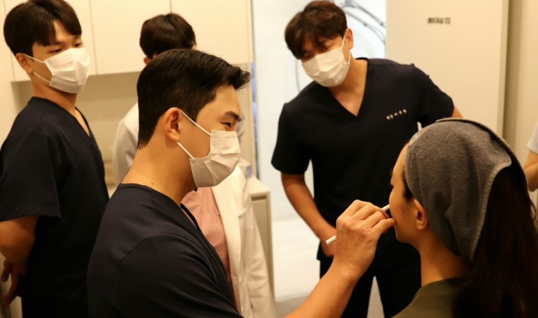 강남 중년 안티에이징 피부과